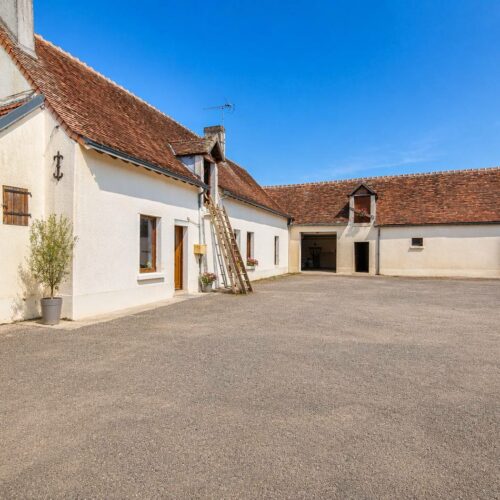 Ferme avec dépendances